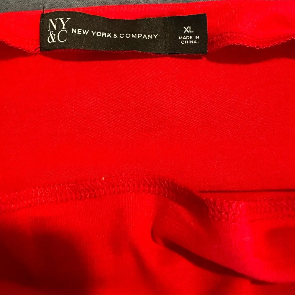 New York & Company Twist-Front‎ Top XL in EUC!